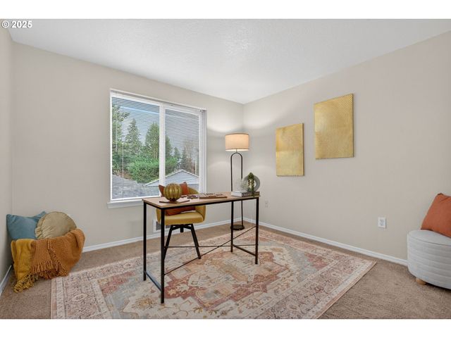 6689 N COLUMBIA Way, Portland, OR 97203