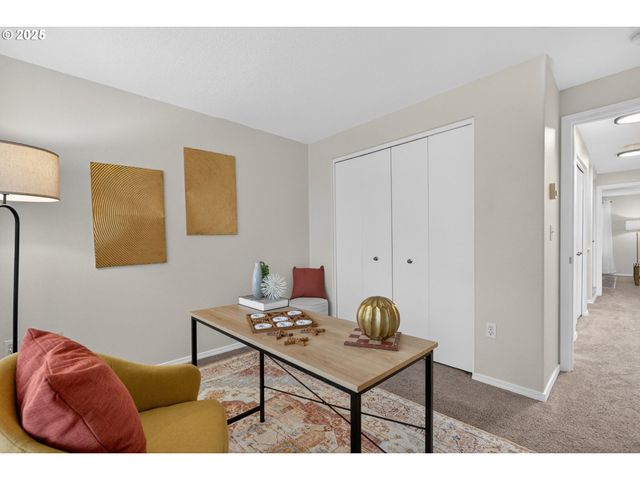 6689 N COLUMBIA Way, Portland, OR 97203