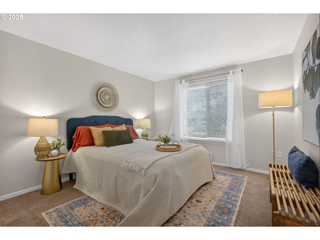 6689 N COLUMBIA Way, Portland, OR 97203