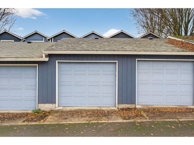 6689 N COLUMBIA Way, Portland, OR 97203