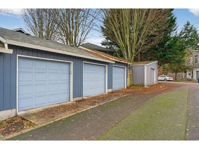 6689 N COLUMBIA Way, Portland, OR 97203