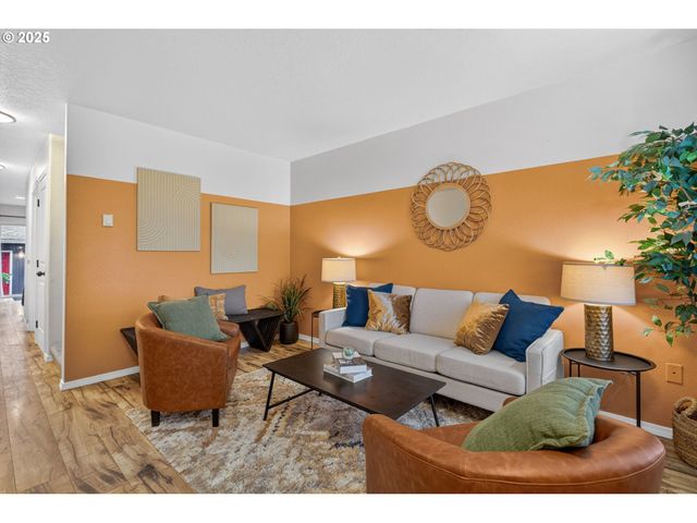 6689 N COLUMBIA Way, Portland, OR 97203