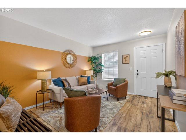 6689 N COLUMBIA Way, Portland, OR 97203