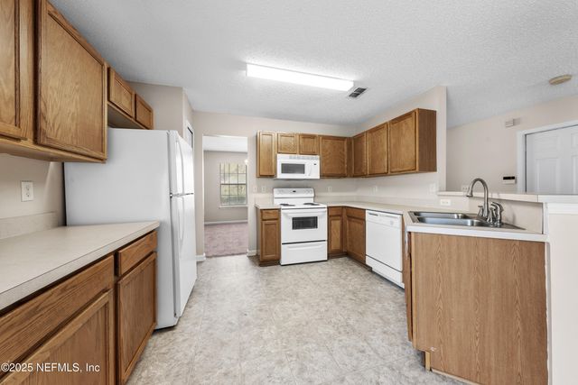 13563 ASHFORD WOOD Court W, Jacksonville, FL 32218