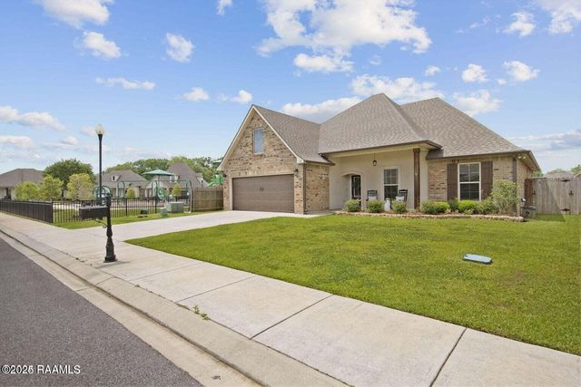 122 Chloe Street, Broussard, LA 70518