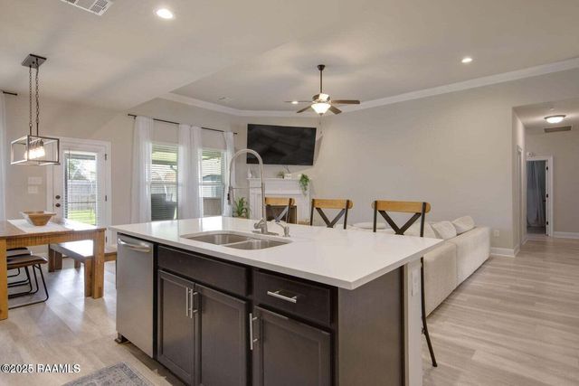 122 Chloe Street, Broussard, LA 70518