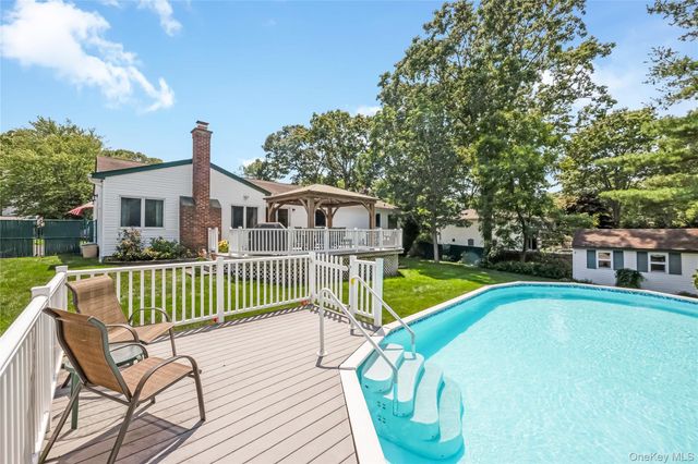 353 Thrift Street, Ronkonkoma, NY 11779