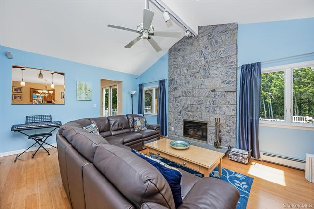 353 Thrift Street, Ronkonkoma, NY 11779