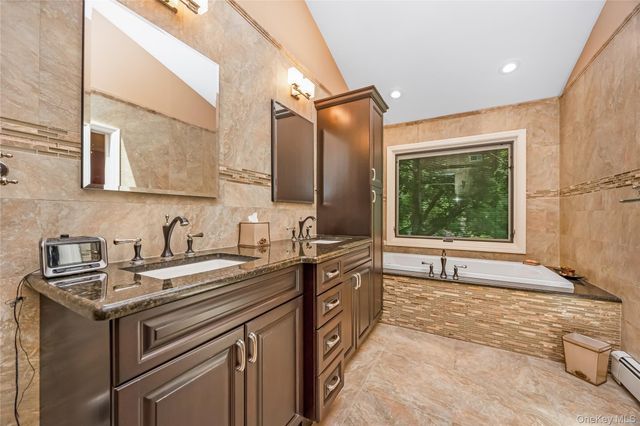 353 Thrift Street, Ronkonkoma, NY 11779