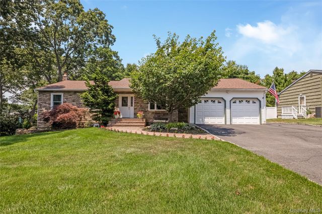 353 Thrift Street, Ronkonkoma, NY 11779