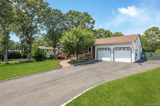 353 Thrift Street, Ronkonkoma, NY 11779