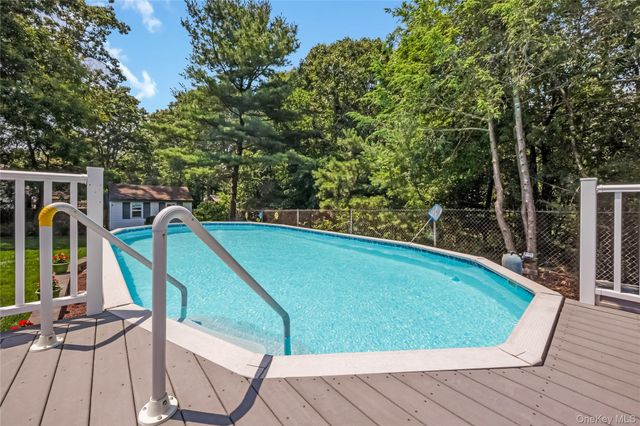 353 Thrift Street, Ronkonkoma, NY 11779