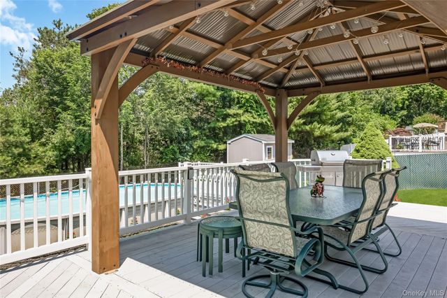 353 Thrift Street, Ronkonkoma, NY 11779