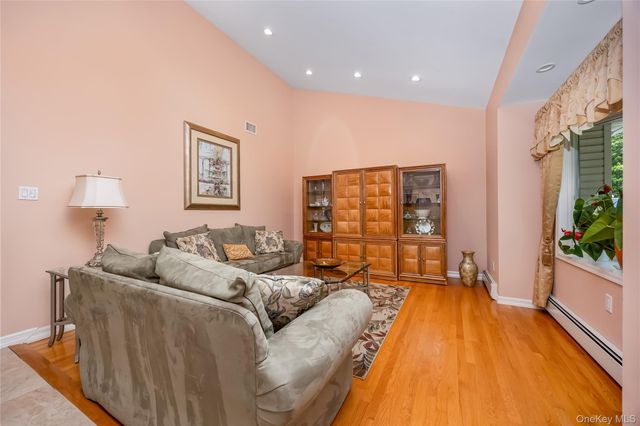 353 Thrift Street, Ronkonkoma, NY 11779