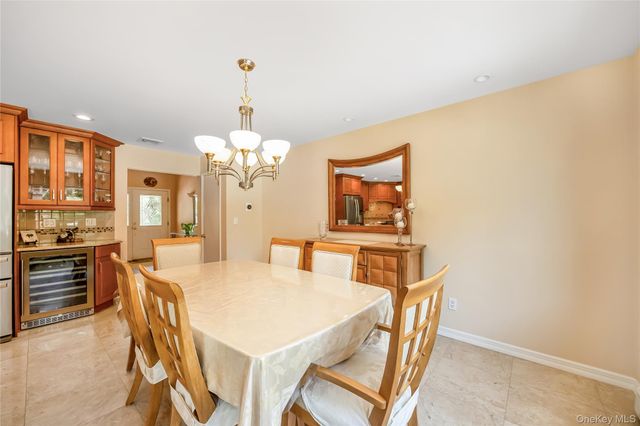 353 Thrift Street, Ronkonkoma, NY 11779