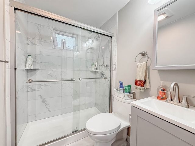 26 Lee Rd 16, Sharon, MA 02067