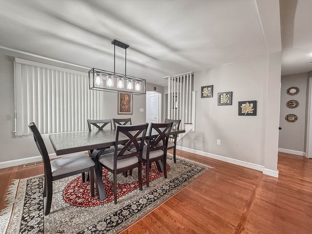 26 Lee Rd 16, Sharon, MA 02067