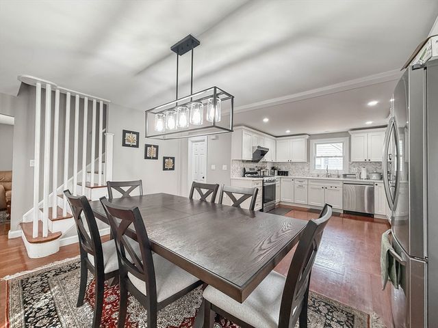 26 Lee Rd 16, Sharon, MA 02067