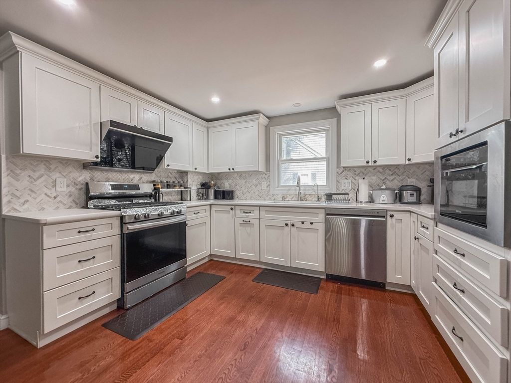 26 Lee Rd 16, Sharon, MA 02067