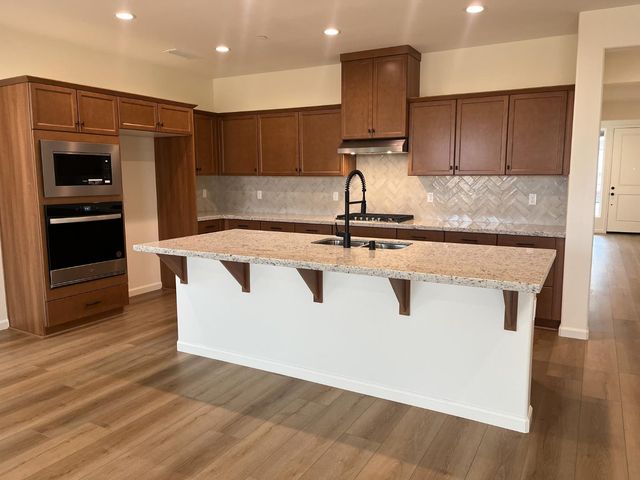 1252 Catherdral Court S, Madera, CA 93636