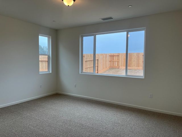 1252 Catherdral Court S, Madera, CA 93636