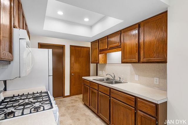 674 Waterview Court, Georgetown Twp, MI 49418