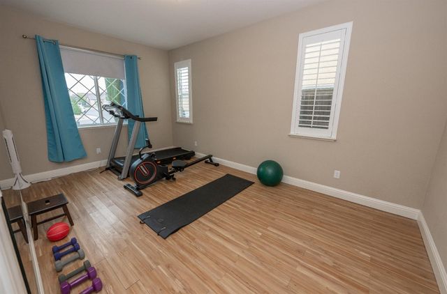 1638 N Mcpherson Lane, Clovis, CA 93619