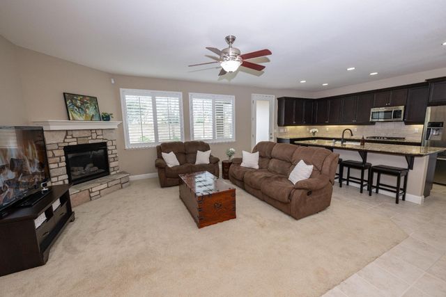 1638 N Mcpherson Lane, Clovis, CA 93619