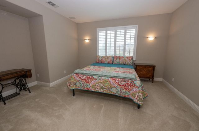 1638 N Mcpherson Lane, Clovis, CA 93619