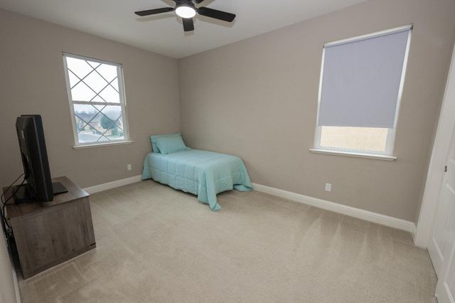 1638 N Mcpherson Lane, Clovis, CA 93619