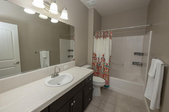 1638 N Mcpherson Lane, Clovis, CA 93619