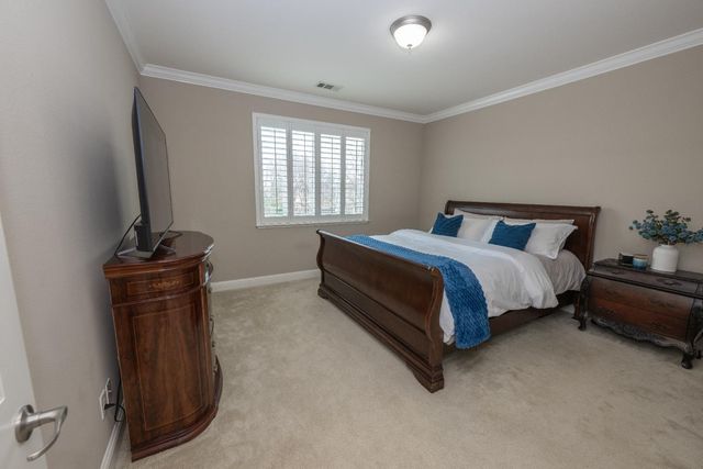 1638 N Mcpherson Lane, Clovis, CA 93619