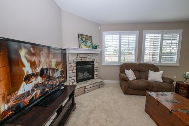 1638 N Mcpherson Lane, Clovis, CA 93619