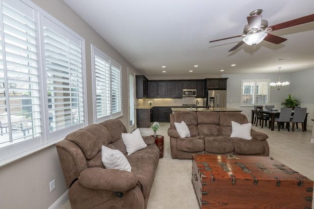 1638 N Mcpherson Lane, Clovis, CA 93619