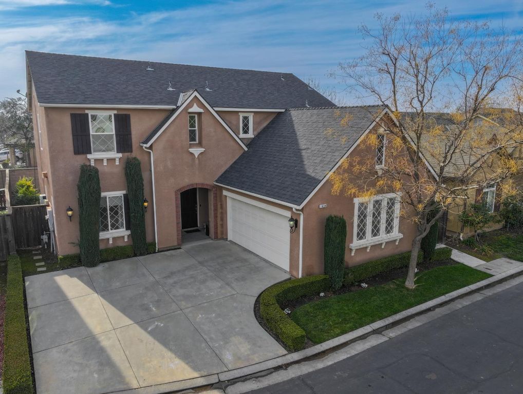 1638 N Mcpherson Lane, Clovis, CA 93619