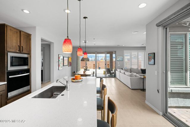 8077 S Sonoran Oak Drive, Vail, AZ 85641