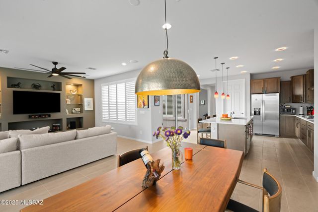 8077 S Sonoran Oak Drive, Vail, AZ 85641