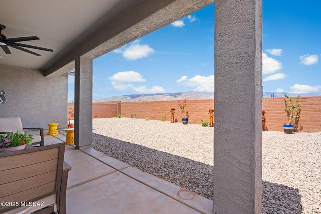 8077 S Sonoran Oak Drive, Vail, AZ 85641