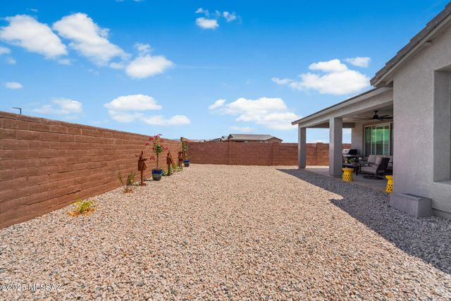 8077 S Sonoran Oak Drive, Vail, AZ 85641