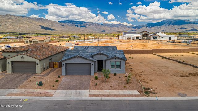 8077 S Sonoran Oak Drive, Vail, AZ 85641