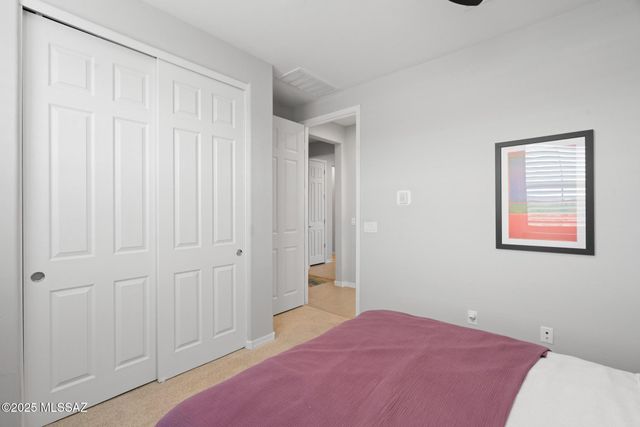 8077 S Sonoran Oak Drive, Vail, AZ 85641