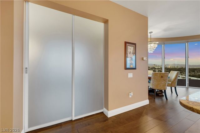 322 Karen Avenue 807, Las Vegas, NV 89109