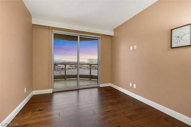 322 Karen Avenue 807, Las Vegas, NV 89109