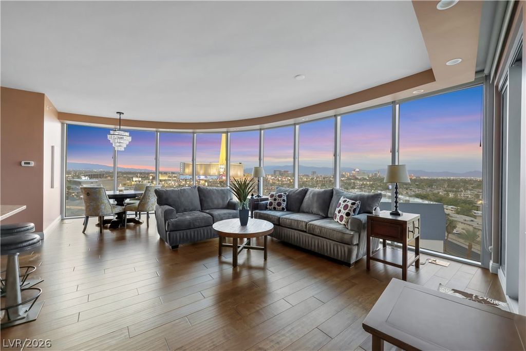 322 Karen Avenue 807, Las Vegas, NV 89109 — photo 2