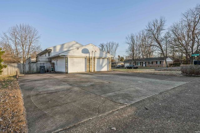7120 Bayard Park Drive, Evansville, IN 47715