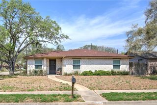 4301 Woodland Creek Dr, Corpus Christi, TX 78410
