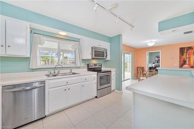 4421 SE 1st AVE, Cape Coral, FL 33904