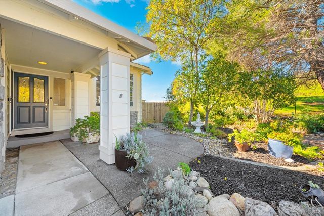 3327 Colonial Ct, Fairfield, CA 94534