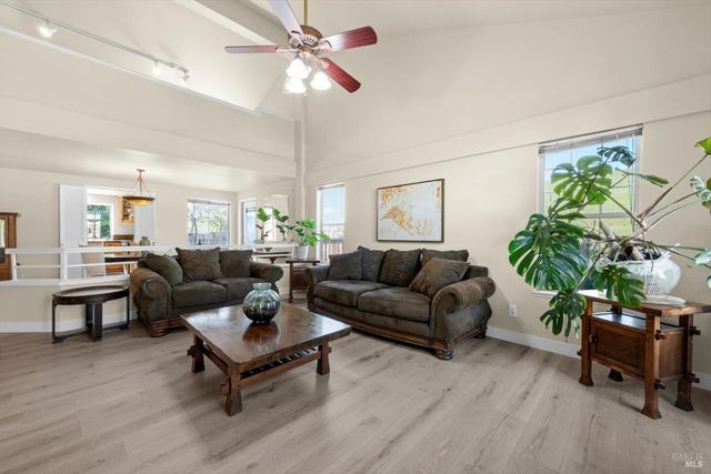 3327 Colonial Ct, Fairfield, CA 94534