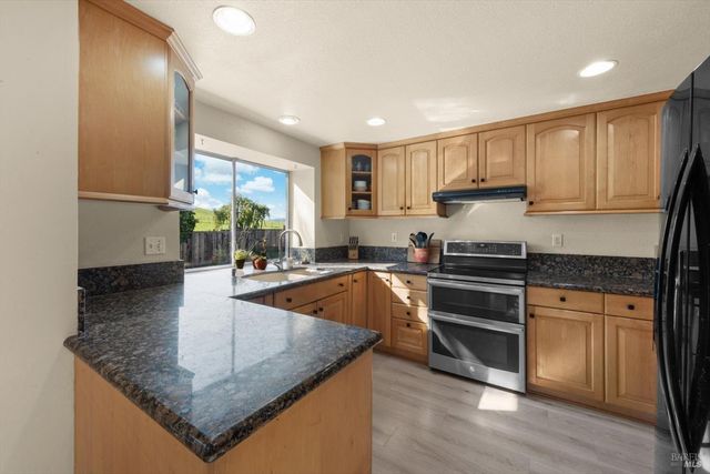 3327 Colonial Ct, Fairfield, CA 94534